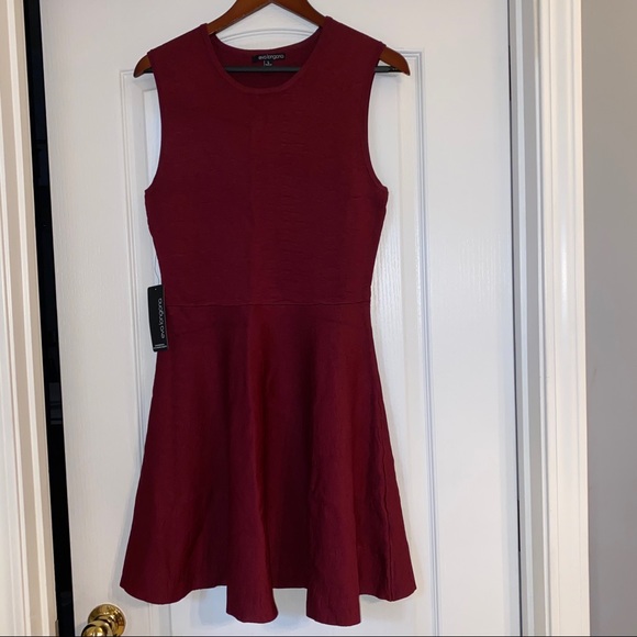 The Limited: Eva Longoria. Burgundy Red Powerknit Dress. Sz L. - Picture 2 of 2